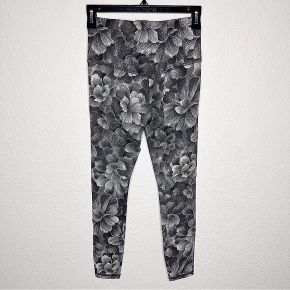 New Athleta Elation Textured Tight/Legging in Bland/White Flora Size XS $89 - Picture 4 of 8
